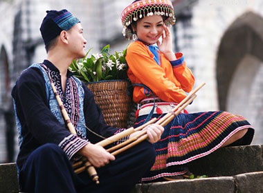 Dieu Huong chua cuoi da mang bau hinh anh