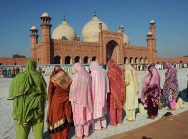 675 phu nu Pakistan bi sat hai vi 'boi nho danh du gia dinh' hinh anh