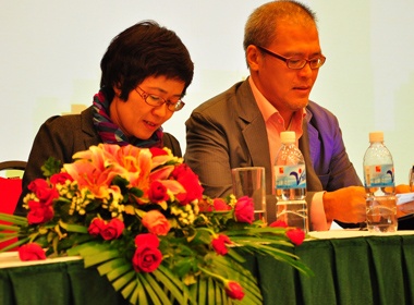 Muc luong tren 1.000 USD: Kho hay de? hinh anh