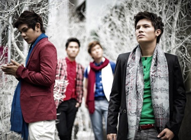 Ngay mua dong ruc ro voi V.Music hinh anh