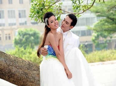 Vay cuoi cho co dau rang ro hinh anh