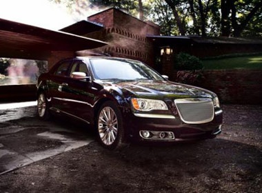 'Xe' hang sang Chrysler 300 Luxury Edition 2012 trinh lang hinh anh