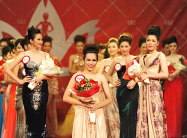 Em gai Truc Diem suyt bat khoc khi vao chung ket hinh anh