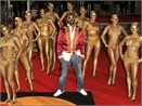 Vi sao Kanye West thich gai... nguc to? hinh anh