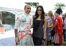 Lewis Hamilton tam dung yeu hinh anh