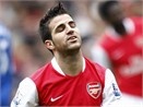 Cesc Fabregas 'e mat' truoc nguoi dep hinh anh