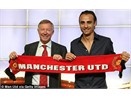 Berbatov an mung bang... 25 doi giay hinh anh