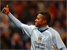 Robinho ‘shopping’ bang xe buyt hinh anh