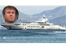 Abramovich keo kiet voi nhan vien hinh anh