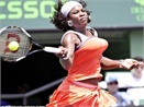 Serena Williams ‘quen’ mac ao lot hinh anh