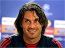 Maldini tiep quan doi tre Milan hinh anh