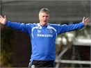 HLV Guus Hiddink bi phat 50 bang hinh anh
