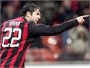 Kaka toi Milan vi tien? hinh anh