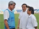 Bao gio VFF ky hop dong moi voi HLV Calisto? hinh anh