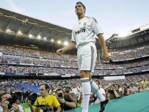 Cristiano Ronaldo se den Viet Nam? hinh anh