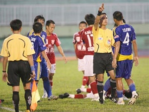 Sai Gon United doa kien Tieu ban ky luat VFF hinh anh
