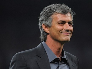 Mourinho khich tuong Ancelotti va Ibrahimovic hinh anh