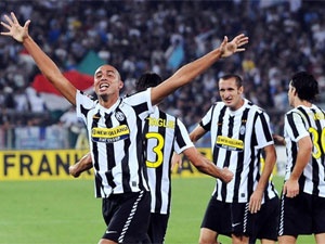 Ba dam gia vuot kho hinh anh