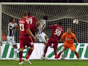 Buffon xuat than trong chien thang cua Juve hinh anh