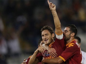 Totti toa sang, Roma thang nhan hinh anh