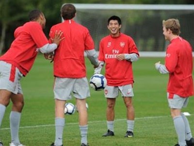 Lee Nguyen va 10 ngay o Arsenal hinh anh