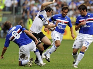 Ha guc Inter, Sampdoria soan ngoi dau hinh anh