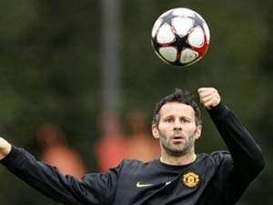 Ryan Giggs lap ky luc moi hinh anh