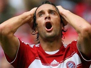Napoli muon dua Luca Toni hoi huong hinh anh