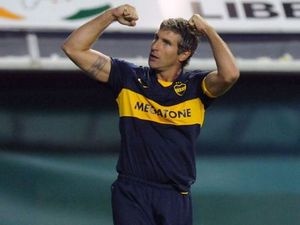 'Sieu pham' ghi ban o cu ly 40m bang... dau hinh anh