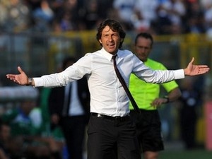 Sau Donadoni, den luot Leonardo bi 'tram'? hinh anh