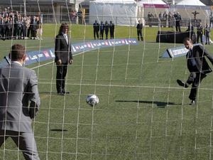 Thu tuong Tay Ban Nha sut tung luoi Casillas hinh anh