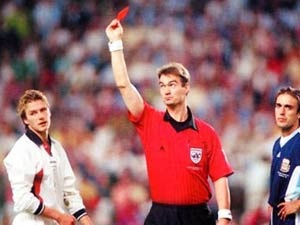 DT Anh tung suyt bi danh bom tai World Cup hinh anh