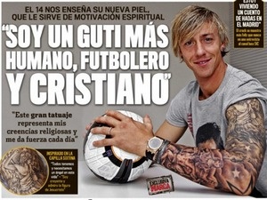 Guti khoe hang loat hinh xam nghe thuat hinh anh