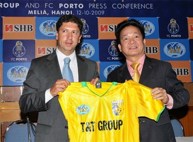 FC Porto hop tac xay dung hoc vien bong da tai Viet Nam hinh anh