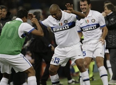 Inter dai pha thanh Genoa hinh anh