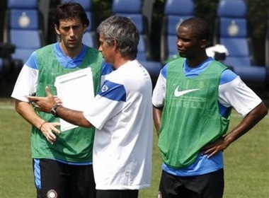 Eto'o 'che' chien thuat cua HLV Mourinho hinh anh