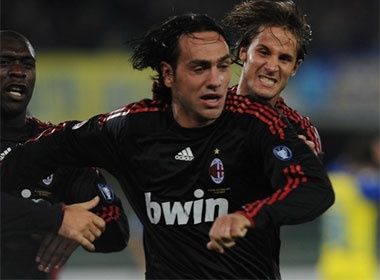 Nesta giup Milan loi nguoc dong truoc Chievo hinh anh