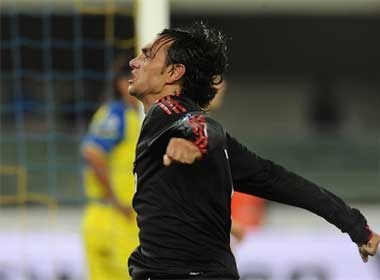 Milan tro ve mat dat? hinh anh