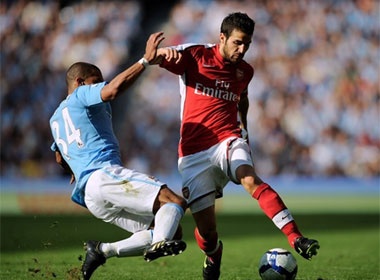 Arsenal 'dung' Man City o tu ket cup Lien doan hinh anh