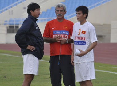 HLV Calisto: 'Cong Vinh khong phai la tat ca' hinh anh