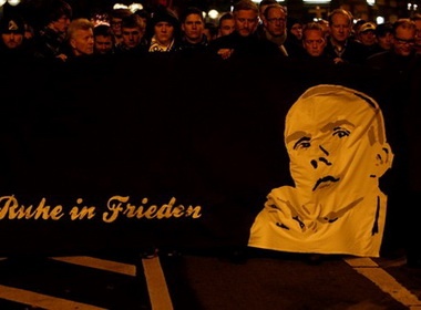 Thu mon DT Duc de lai thu tuyet menh hinh anh