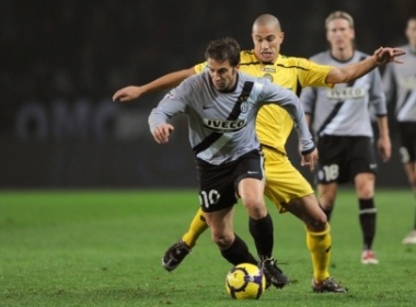 Ha Udinese toi thieu, Juve tiep tuc bam duoi Inter hinh anh