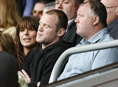 Cha de Rooney bi cuop giua ban ngay hinh anh