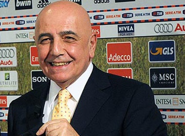 Pho chu tich CLB Milan bi doa giet hinh anh