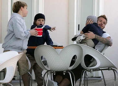 Beckham 'dau hang' voi bai tap cua con hinh anh