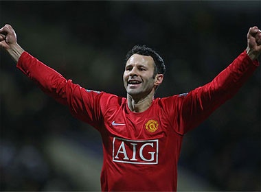 Ryan Giggs va 100 ban thang tai Ngoai hang Anh hinh anh