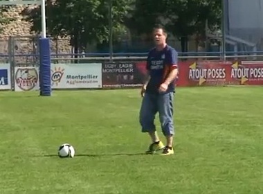 Gap lai 'cau thu sut phat sieu hon Ronaldo' hinh anh