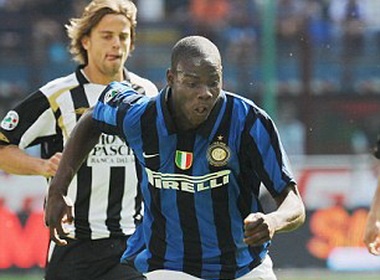 Chelsea va Arsenal tranh gianh ‘vien ngoc den’ cua Inter hinh anh