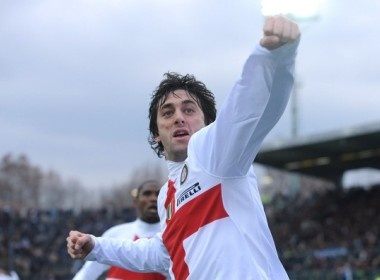 Bi kim chan, Inter van vung ngoi dau hinh anh