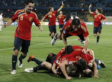 Tay Ban Nha vung ngoi dau, Viet Nam tang 7 bac hinh anh